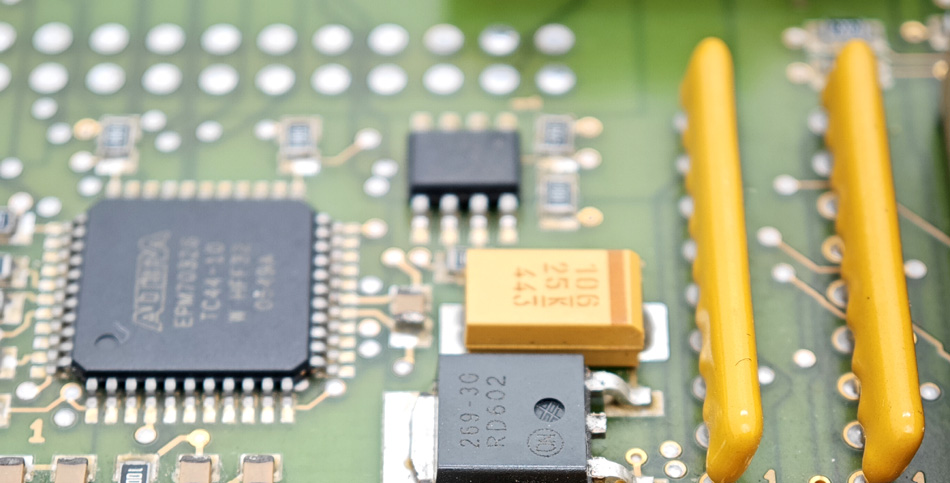 Дискусија о вишеструким и малим серијама производње у фабрици ПЦБА