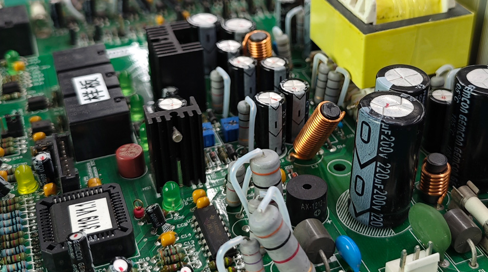 Утицај вишеканалног комуникационог механизма ПЦБА фабрика на корисничку подршку