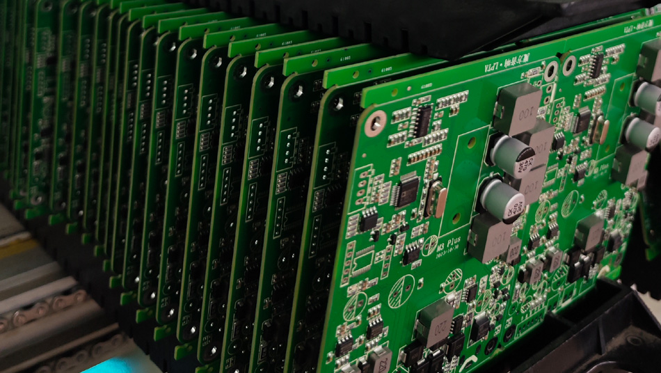 Дешифровање система за праћење квалитета целог процеса у ПЦБА фабрикама