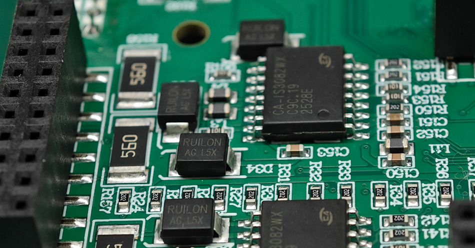 Брзо одговарање на потребе купаца: Како функционише тим за техничку подршку фабрике ПЦБА?