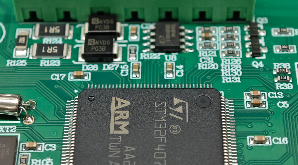 Високо прецизна РЦУ ПЦБА обрада: Које су технолошке иновације промениле индустријске стандарде?